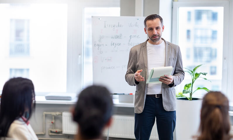 Professor servidor público pode se aposentar mais cedo